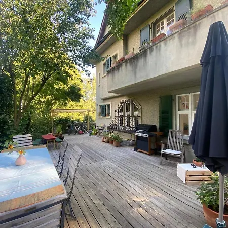 4 Story, 12 Beds, Near Eurovision Contest *